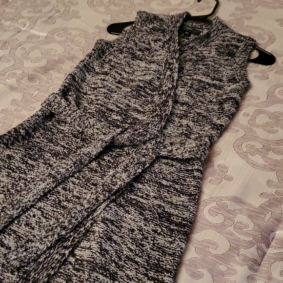 Sweater vest - Picture 2 of 3